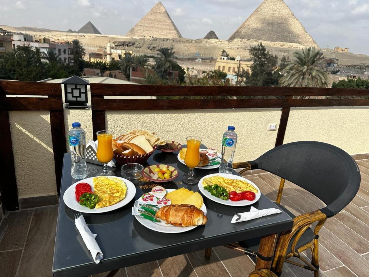 Pyramids Era View Hotel Кайро Екстериор снимка